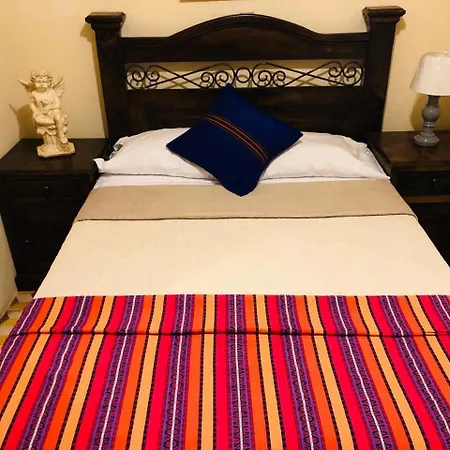 Los Angeles De La Alameda, Hostel